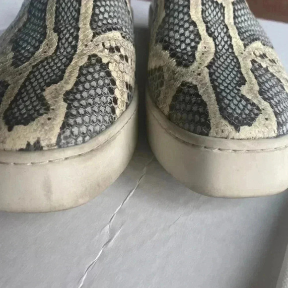 Vince Saxon Snakeskin Embossed Leather Platform - Picture 6 of 12